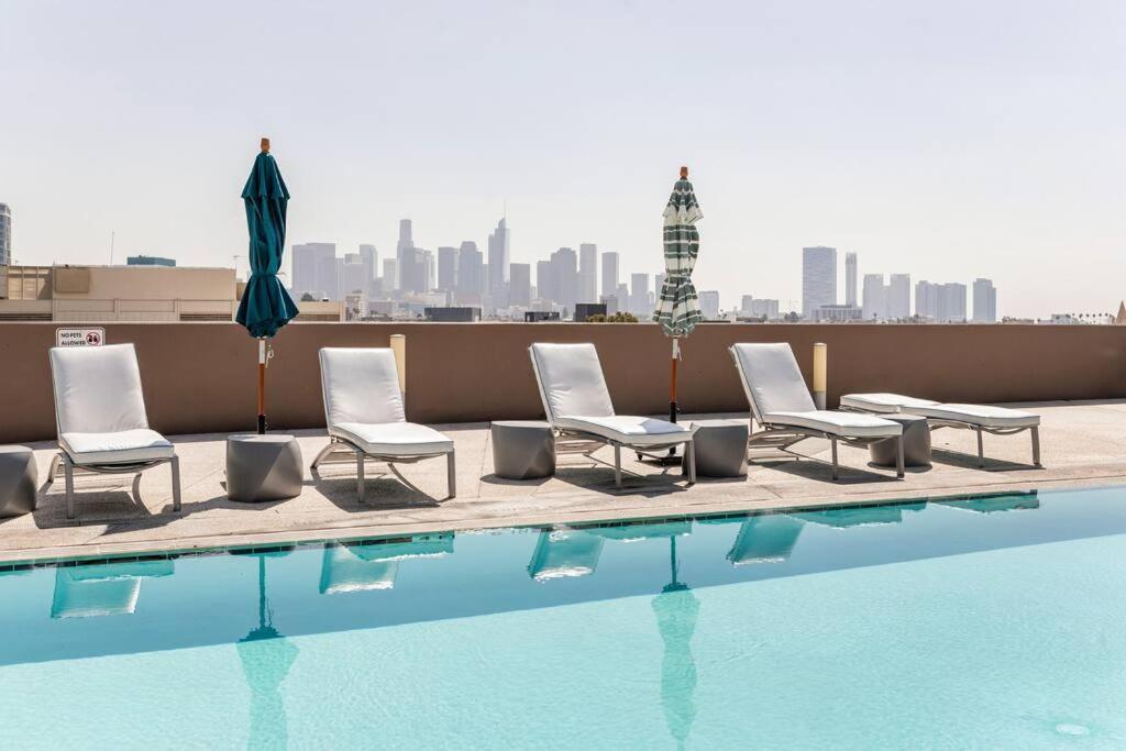 Apartmán Lovely Upscale High Rise Private Parking & Pool Los Angeles Exteriér fotografie
