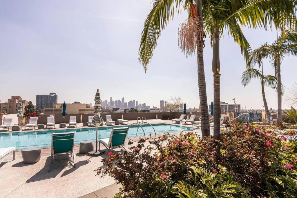 Apartmán Lovely Upscale High Rise Private Parking & Pool Los Angeles Exteriér fotografie