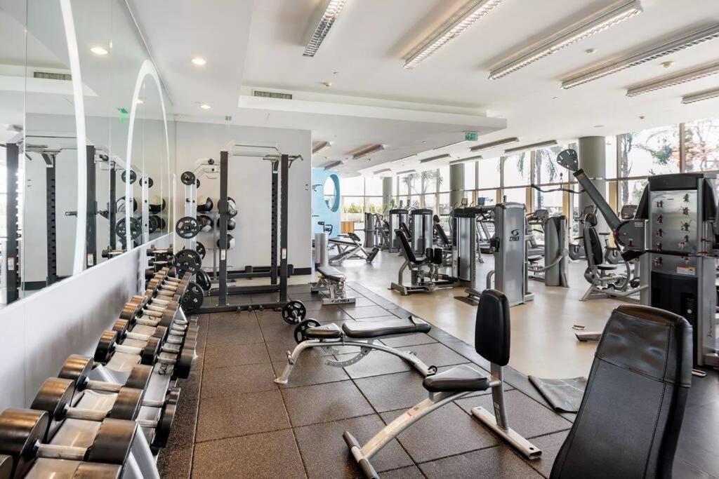 Apartmán Lovely Upscale High Rise Private Parking & Pool Los Angeles Exteriér fotografie