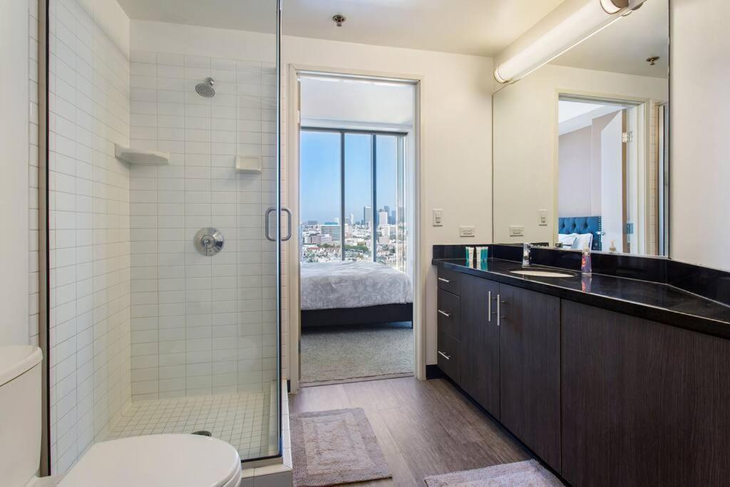 Apartmán Lovely Upscale High Rise Private Parking & Pool Los Angeles Exteriér fotografie