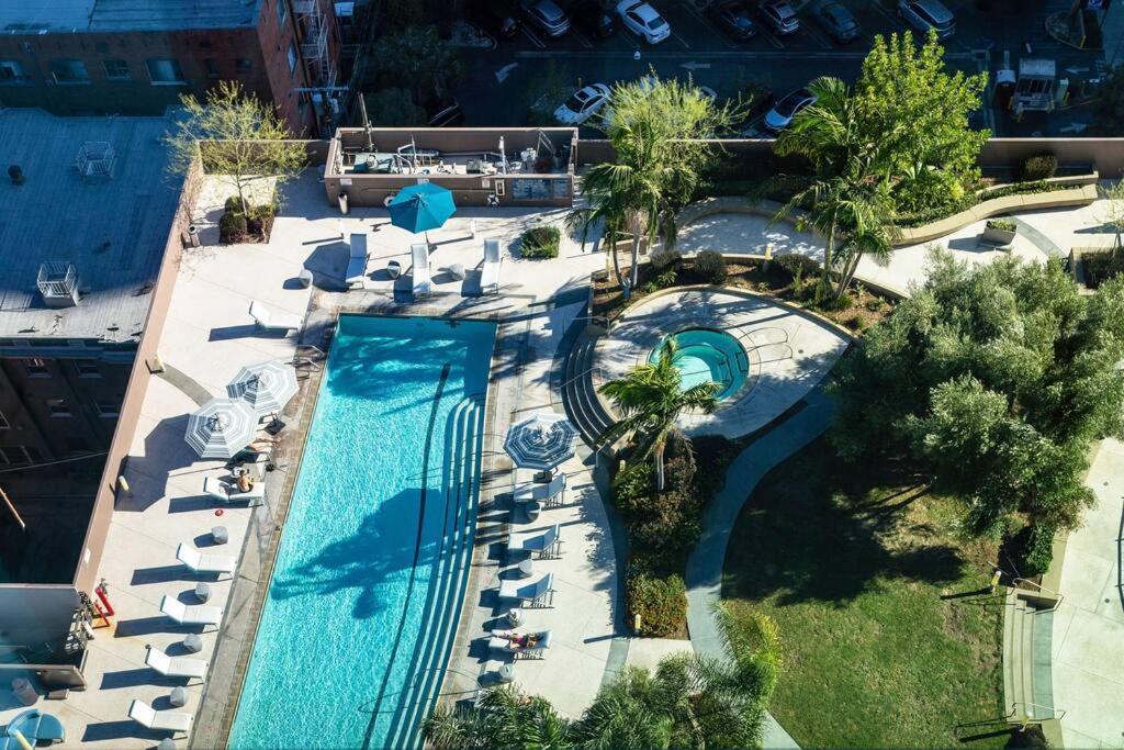 Apartmán Lovely Upscale High Rise Private Parking & Pool Los Angeles Exteriér fotografie